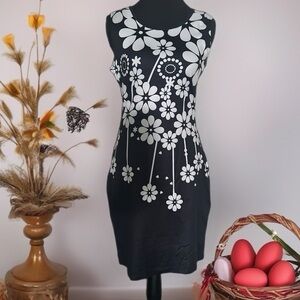 Polynesian Floral Black and White Sleeveless Dress
